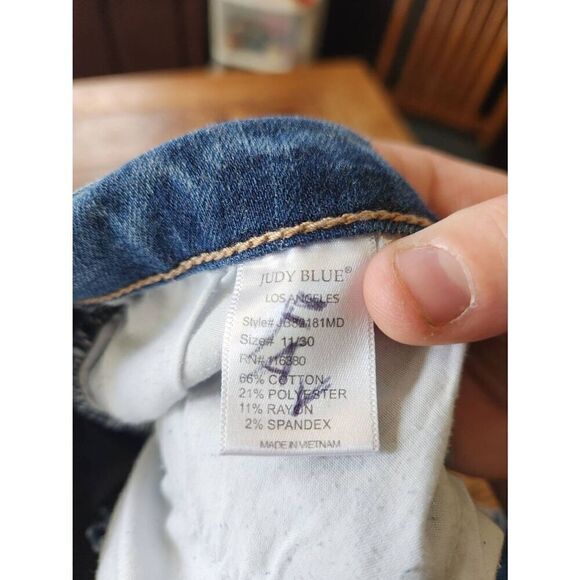 Judy Blue BUTTONS HOLES & CUFFS  skinny JEANS sz 11/30 - Picture 4 of 4